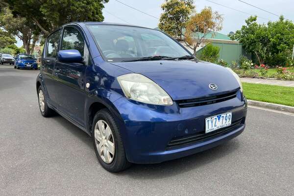 2005 Daihatsu Sirion  M301RS