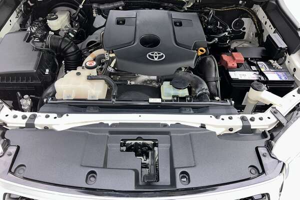2019 Toyota Hilux SR5 GUN126R