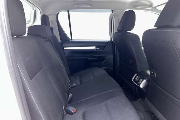 2019 Toyota Hilux SR5 GUN126R