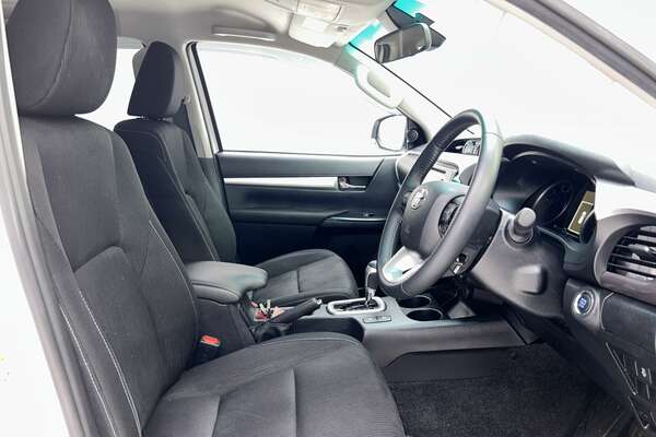 2019 Toyota Hilux SR5 GUN126R