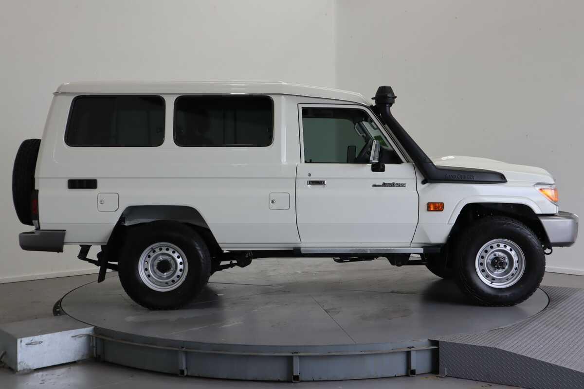 2023 Toyota LandCruiser 70 LC Military GXL 4.5L Tual Troop Carrier 7C 001 7C25140B0