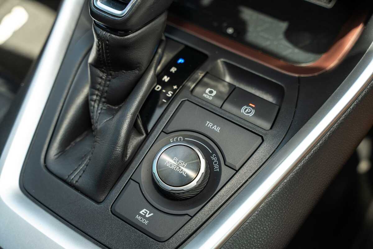 2020 Toyota RAV4 Cruiser AXAH54R