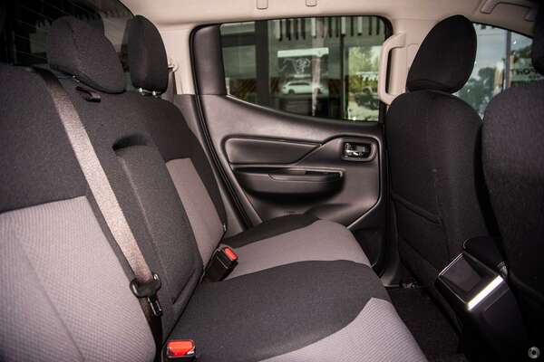 2023 Mitsubishi Triton GLX-R MR