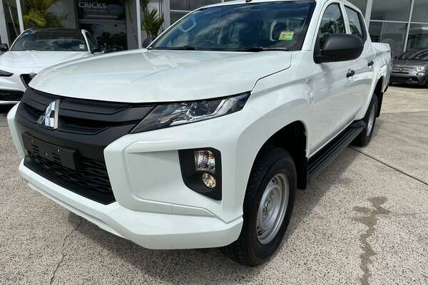 2023 Mitsubishi Triton GLX MR