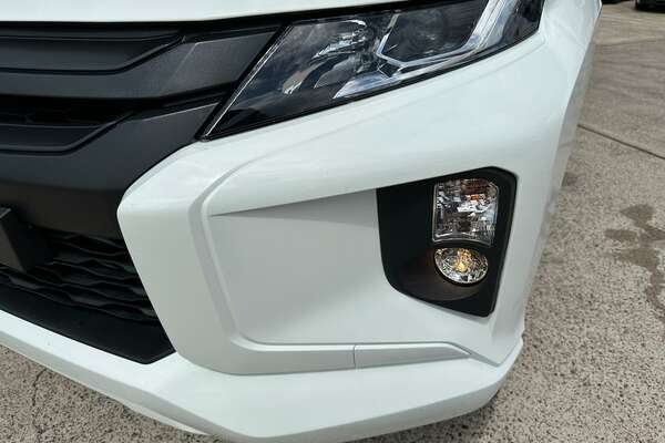 2023 Mitsubishi Triton GLX MR