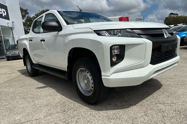 2023 Mitsubishi Triton GLX MR