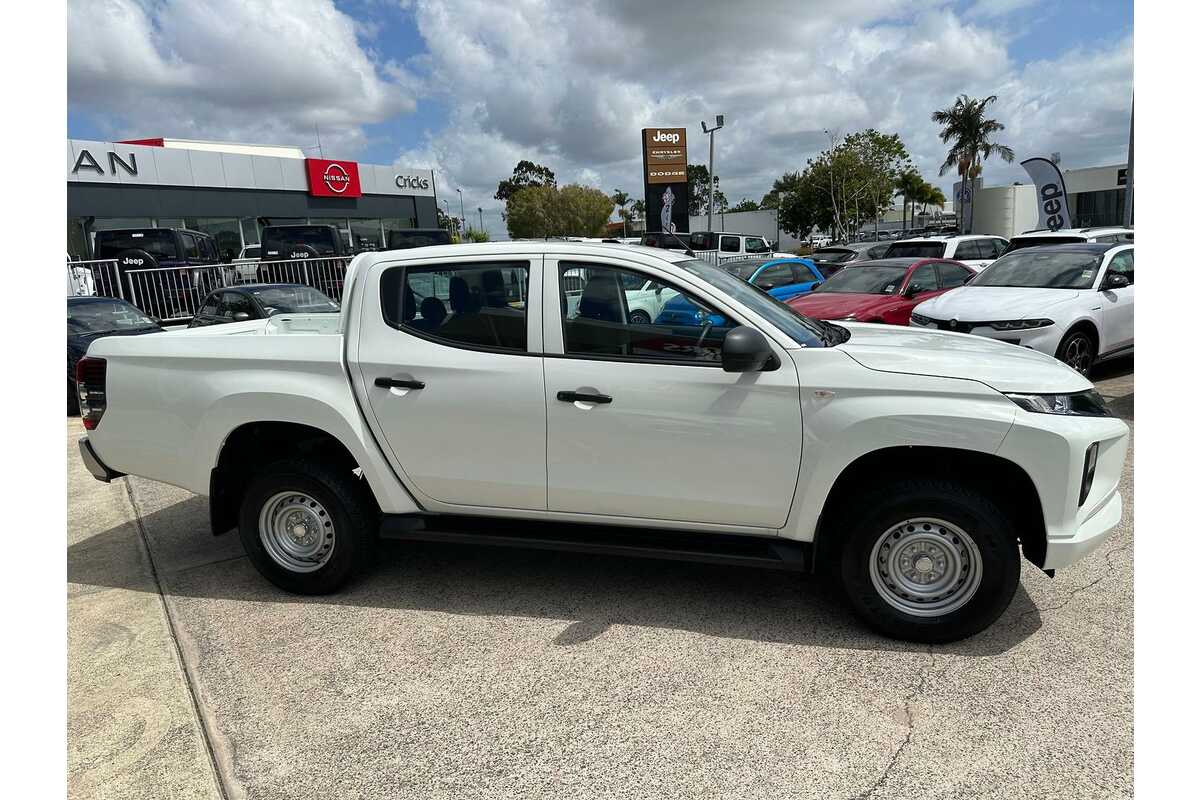2023 Mitsubishi Triton GLX MR