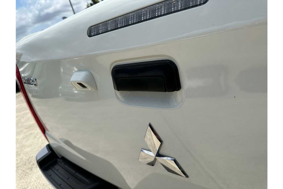 2023 Mitsubishi Triton GLX MR