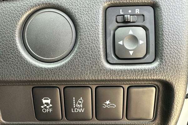 2023 Mitsubishi Triton GLX MR