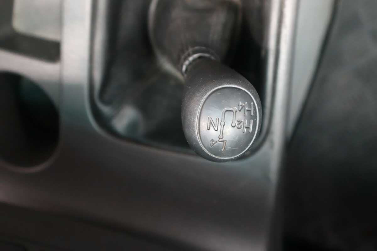 2013 Toyota HiLux 4x4 SR5 3.0L T Double1R 001 1R61290A1