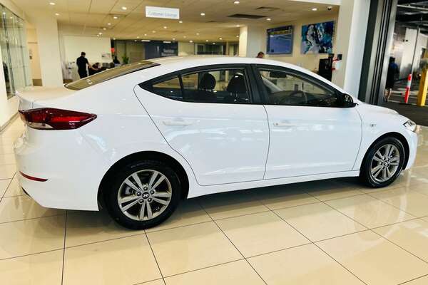 2018 Hyundai Elantra Active AD