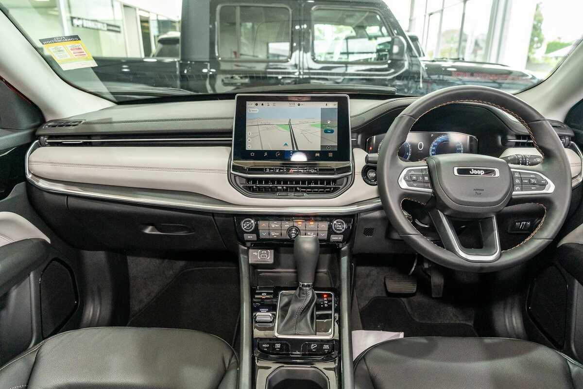 2022 Jeep Compass Limited M6