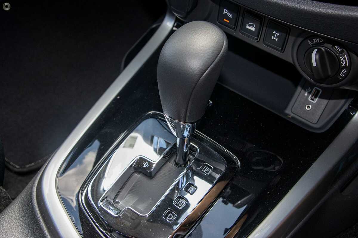 2023 Nissan Navara ST-X D23