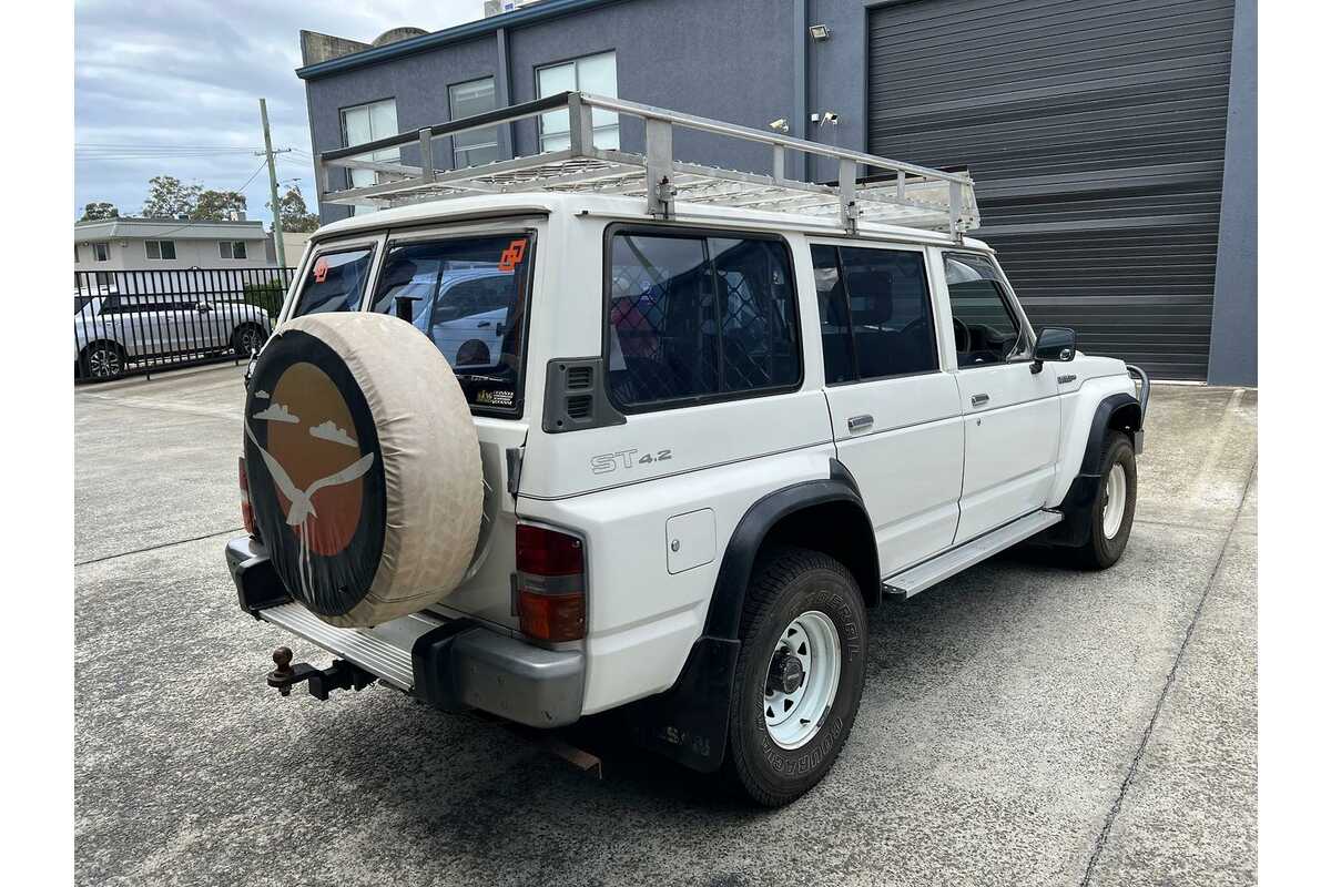 1988 Nissan Patrol ST GQ