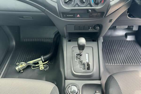 2023 Mitsubishi Triton GLX MR