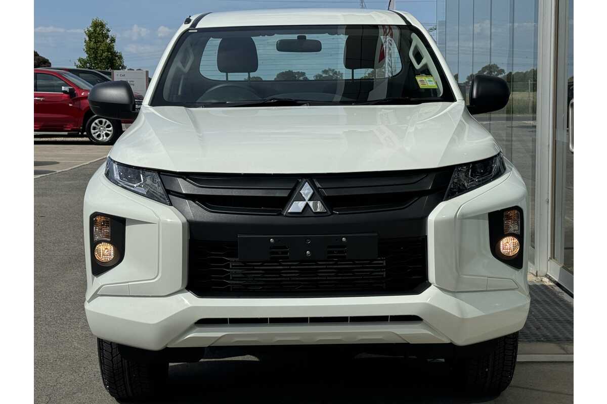 2023 Mitsubishi Triton GLX MR