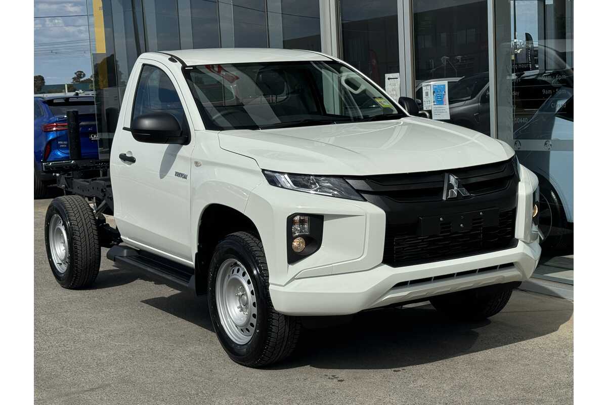2023 Mitsubishi Triton GLX MR