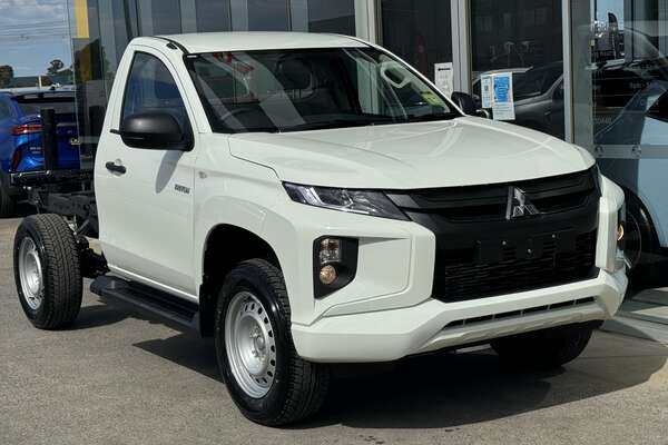 2023 Mitsubishi Triton GLX MR