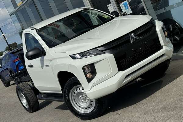2023 Mitsubishi Triton GLX MR