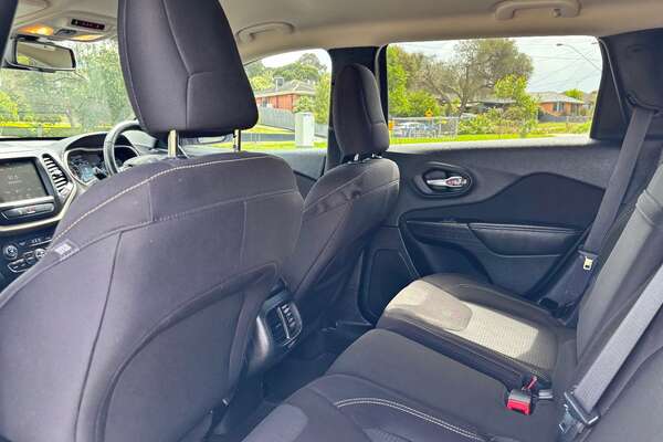 2015 Jeep Cherokee LONGITUDE KL MY15