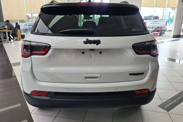 2023 Jeep Compass Night Eagle M6
