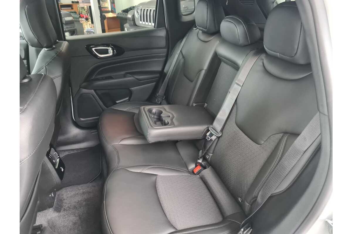2023 Jeep Compass Night Eagle M6