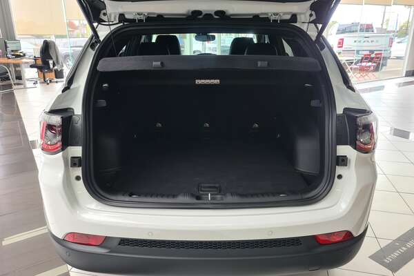 2023 Jeep Compass Night Eagle M6