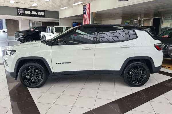 2023 Jeep Compass Night Eagle M6