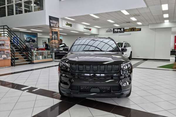 2023 Jeep Compass Night Eagle M6