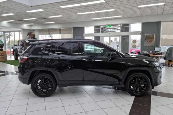2023 Jeep Compass Night Eagle M6
