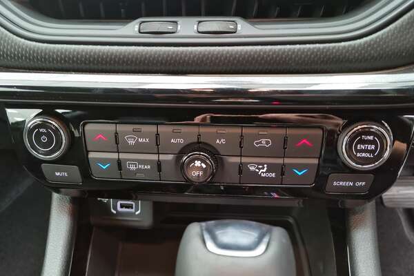 2023 Jeep Compass Night Eagle M6