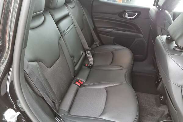 2023 Jeep Compass Night Eagle M6