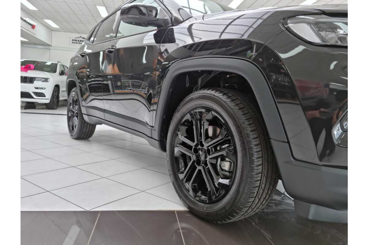 2023 Jeep Compass Night Eagle M6