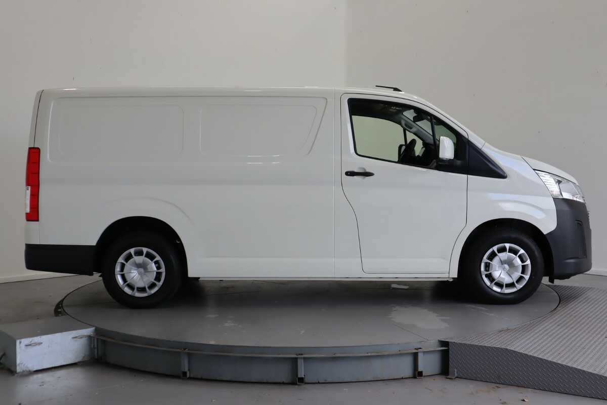 2023 Toyota Hiace Van LWB 2.8L T004 9612130F1