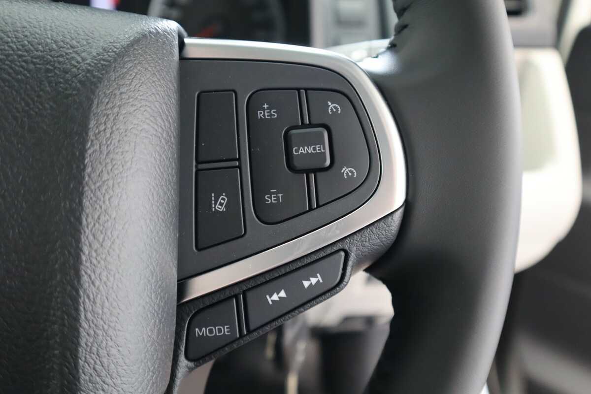 2023 Toyota Hiace Van LWB 2.8L T004 9612130F1
