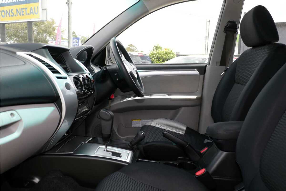 2012 Mitsubishi Challenger  PB