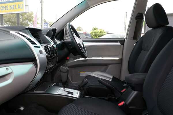2012 Mitsubishi Challenger  PB
