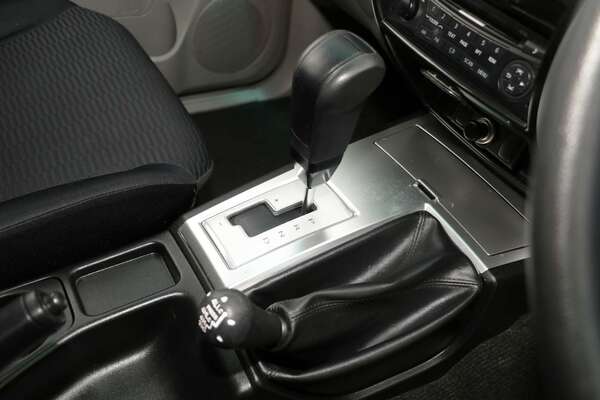 2012 Mitsubishi Challenger  PB