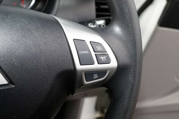 2012 Mitsubishi Challenger  PB