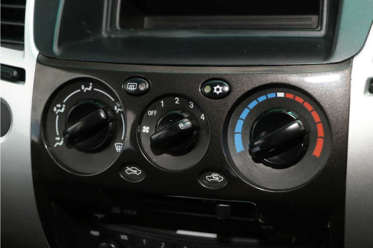 2012 Mitsubishi Challenger  PB