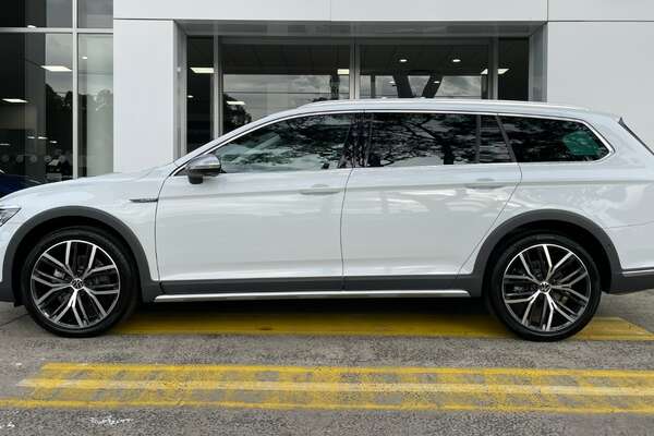 2023 Volkswagen Passat Alltrack 162TSI Premium B8