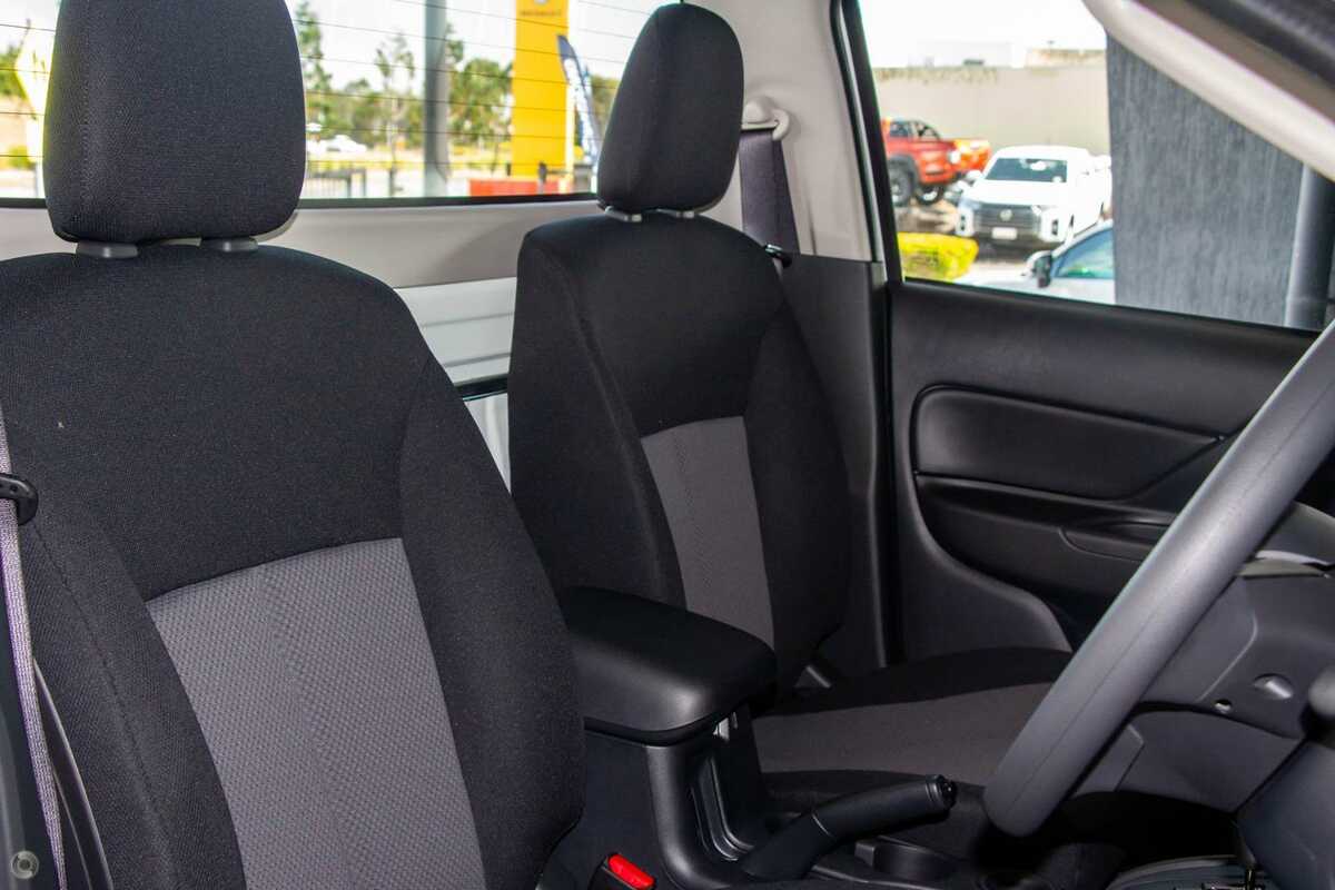 2023 Mitsubishi Triton GLX MR