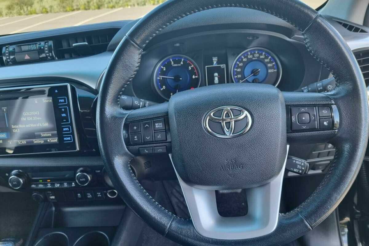 2017 Toyota Hilux SR5 (4x4) GUN126R MY17 4X4
