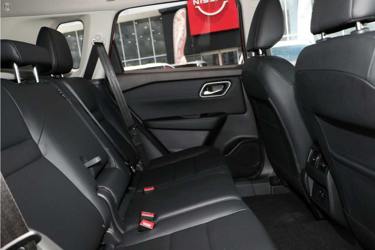 2023 Nissan X-TRAIL ST-L T33