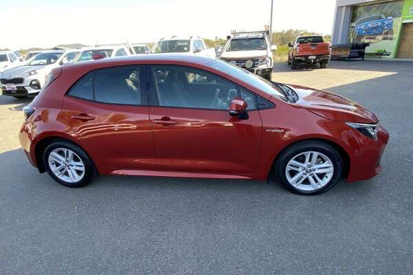2018 Toyota Corolla ASCENT SPORT ZWE211R