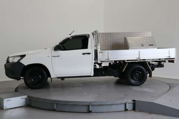 2016 Toyota HiLux 4x2 Workmate 2.7Lual1Y 001 1Y20150DX