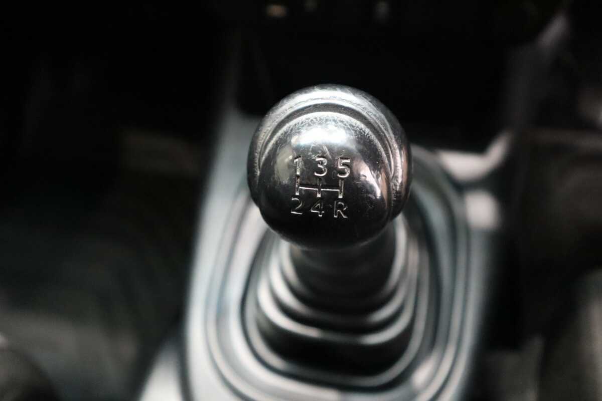 2016 Toyota HiLux 4x2 Workmate 2.7Lual1Y 001 1Y20150DX