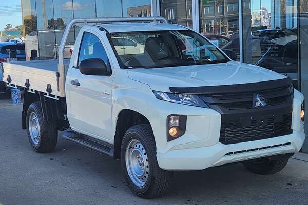 2023 Mitsubishi Triton GLX MR