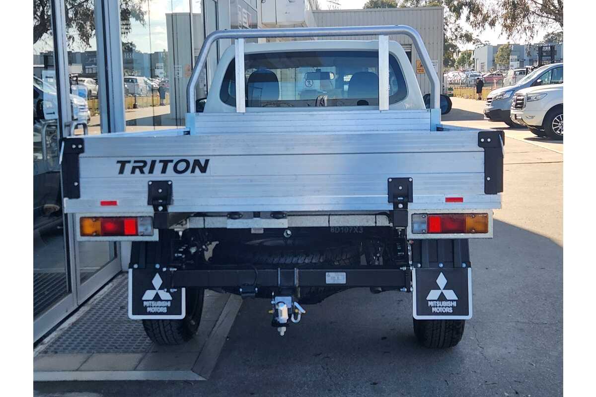2023 Mitsubishi Triton GLX MR