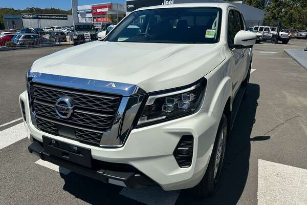 2023 Nissan Navara ST D23